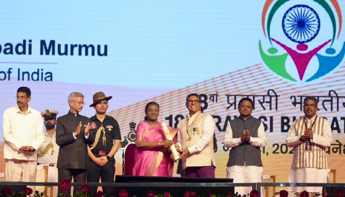 राष्ट्रपति द्रौपदी मुर्मुले १८औं प्रवासी भारतीय दिवस सम्मेलनमा भारतीय प्रवासीले हाम्रो देशको श्रेष्ठ प्रतिनिधित्व गर्छन् भने।